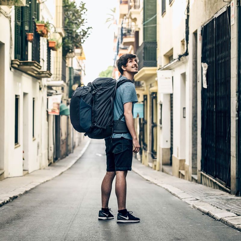 Thule Landmark 70 l túrahátizsák sötétkék színben 8