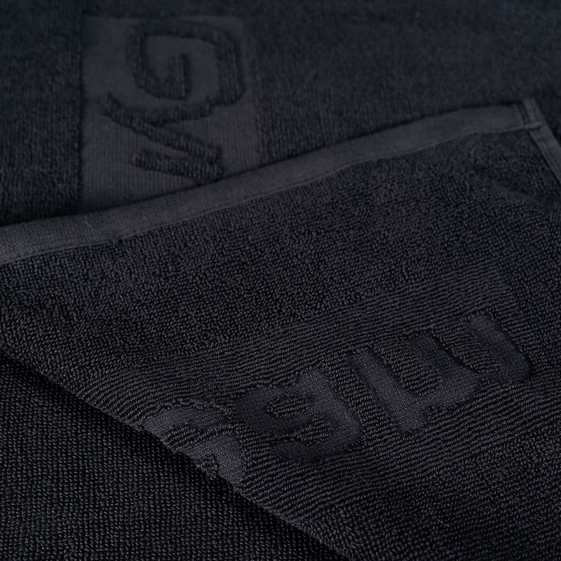 Törölköző GymBeam black 2