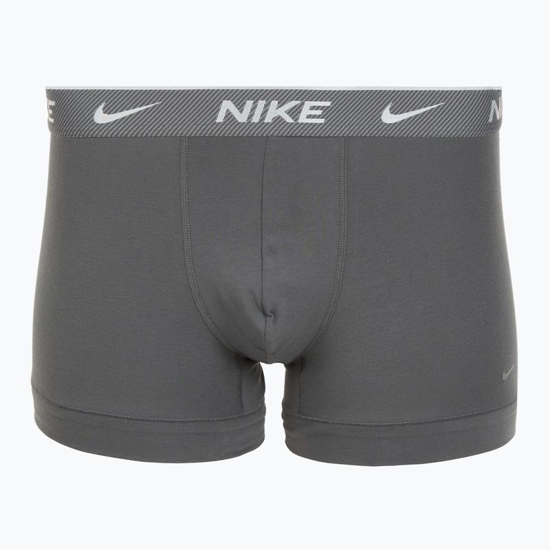 Férfi boxeralsó Nike Everyday Cotton Stretch Trunk 3 pár fekete/vasalt játék/hideg szürke magas fényű texturált wb 3