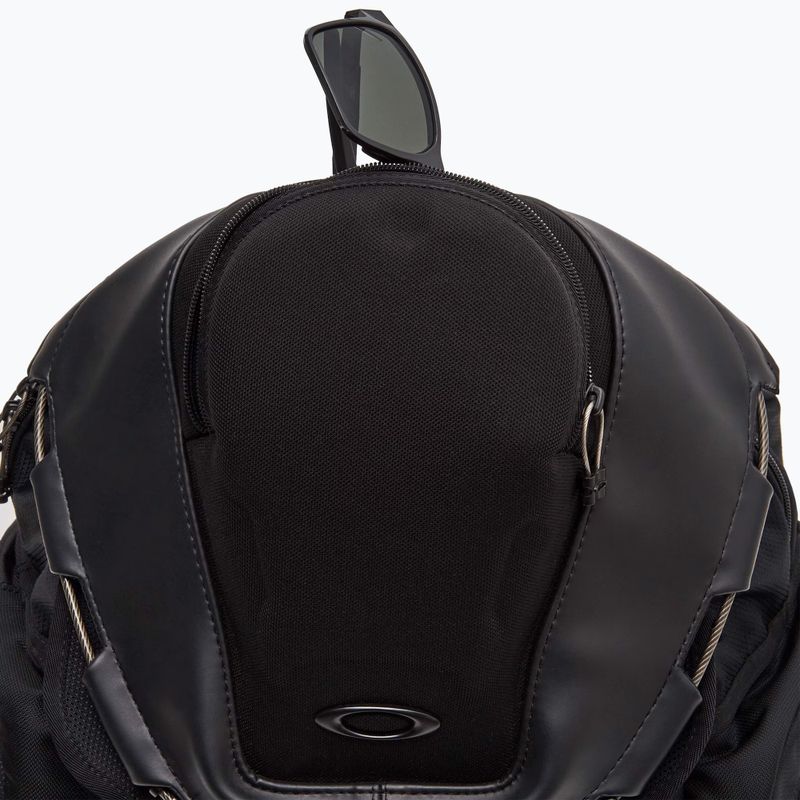 Túrahátizsák Oakley Kitchen Sink 34 l stealth black 2