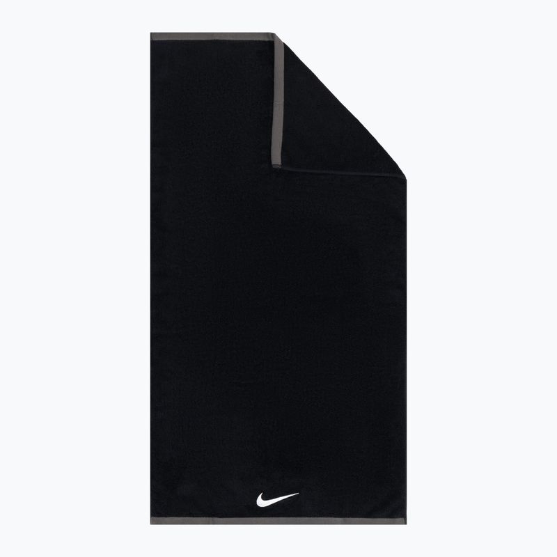 Nike Fundamental nagyméretű törölköző fekete N1001522-010