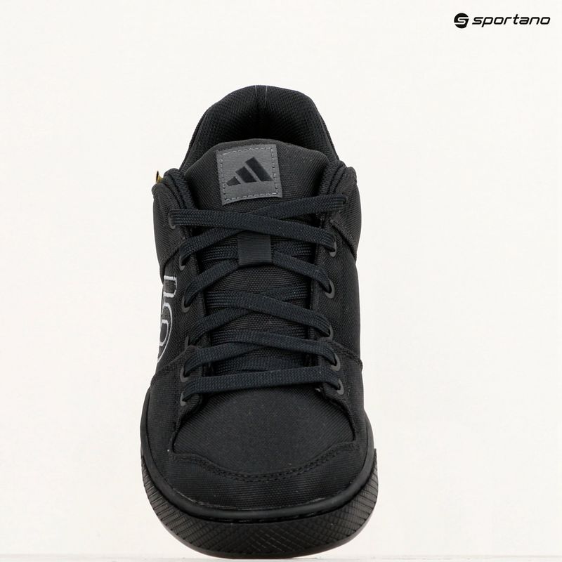 Férfi platform kerékpáros cipő adidas FIVE TEN Freerider Canvas core black/dgh solid grey/grey five 17