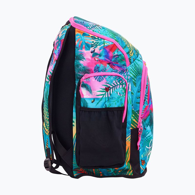 Funkita Space Case hátizsák 40 l a strandon 4