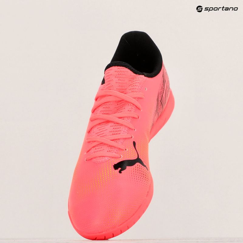 focicipő  PUMA Future 7 Play IT sunset glow/puma black/sun stream 16