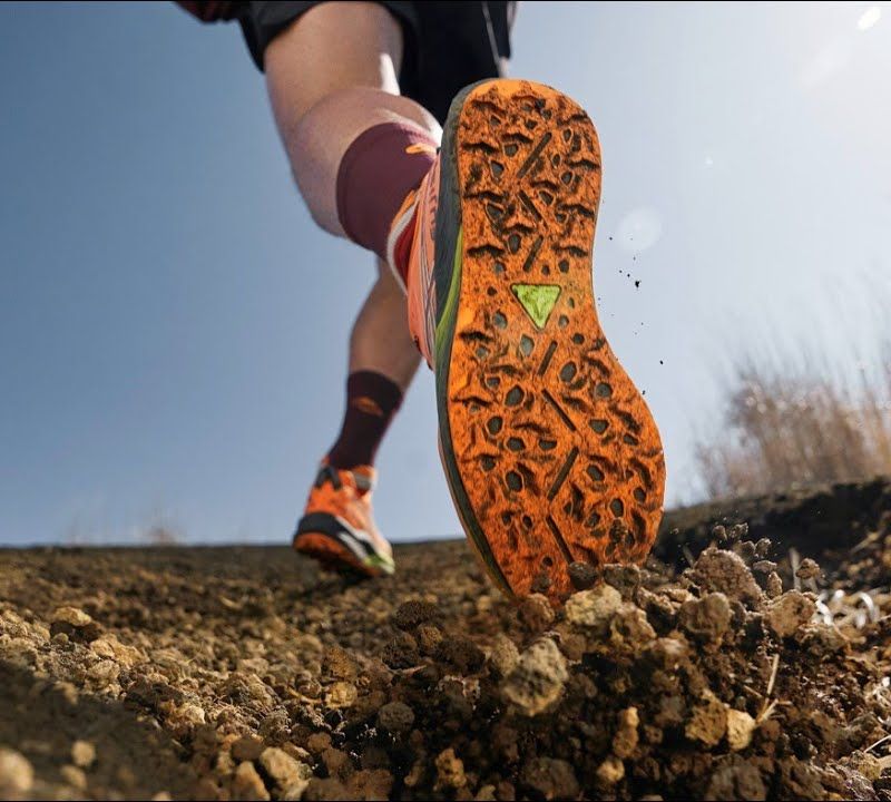 ASICS FUJISPEED 2 férfi futócipő élénk narancssárga/antik piros 19