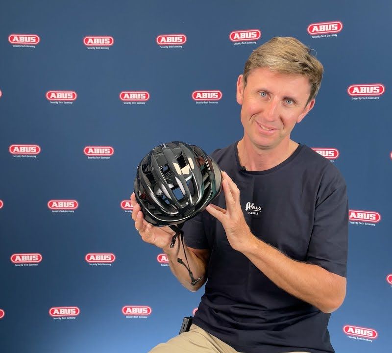 ABUS kerékpáros bukósisak AirBreaker piros 81735 10