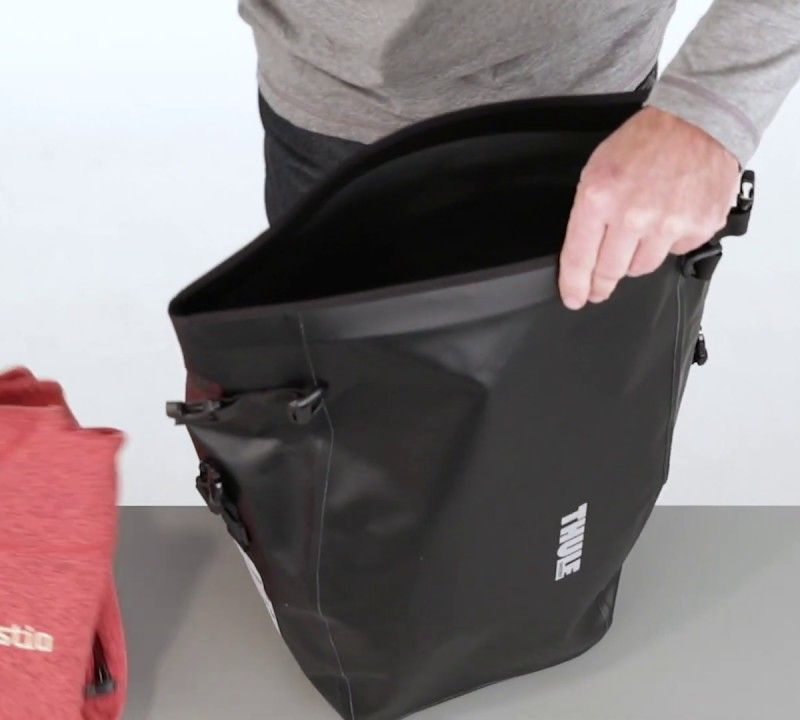 Thule Shield Pannier 25L kék 3204210 kerékpártartó csomagtartó csomagtartók 4