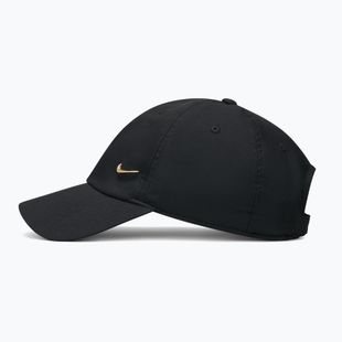 Baseballsapka Nike Dri-Fit Club Unstructured Metal Swoosh 2026 black/metallic gold