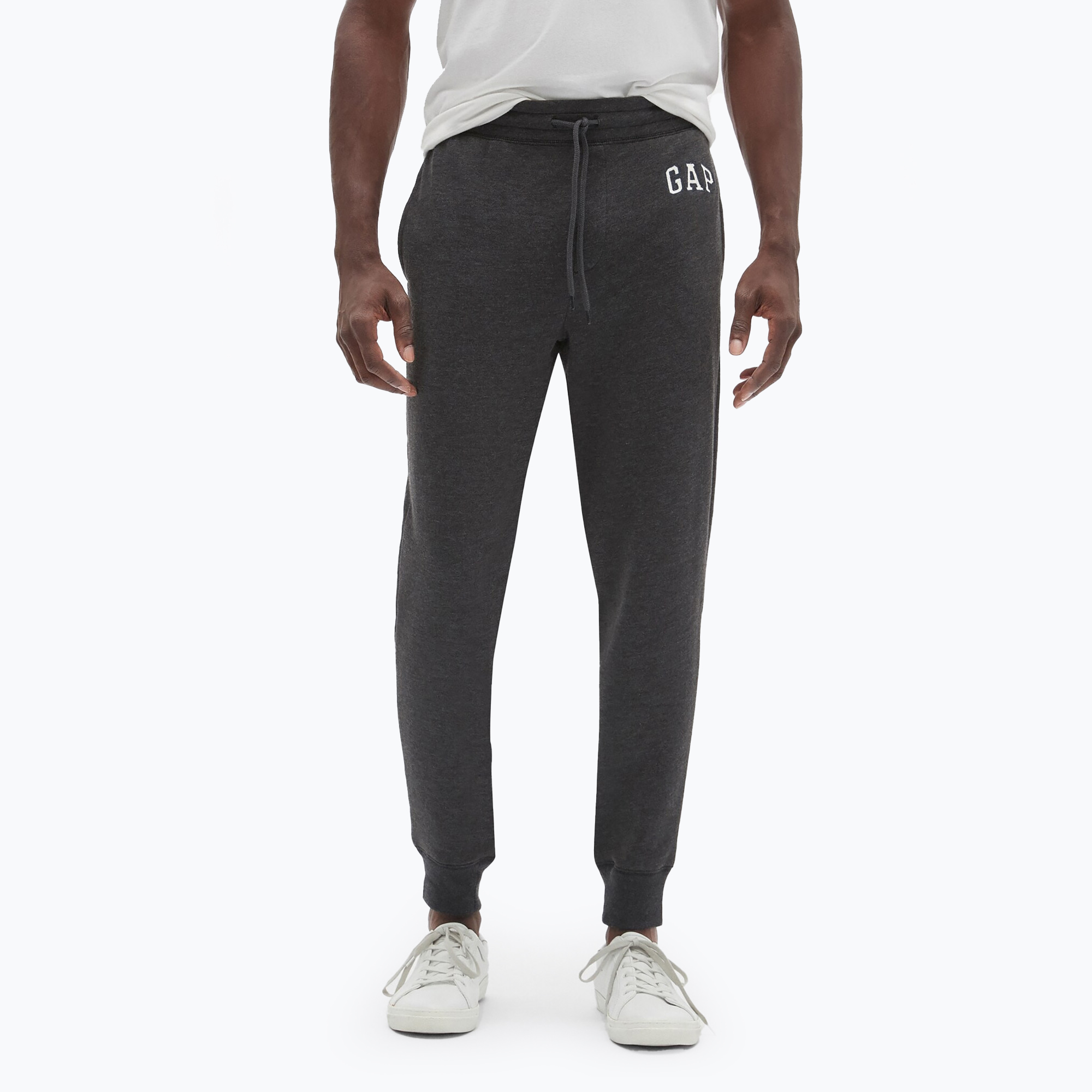 30%-kal olcsóbban.  Férfi nadrág GAP V-Heritage Logo Jogger charcoal grey