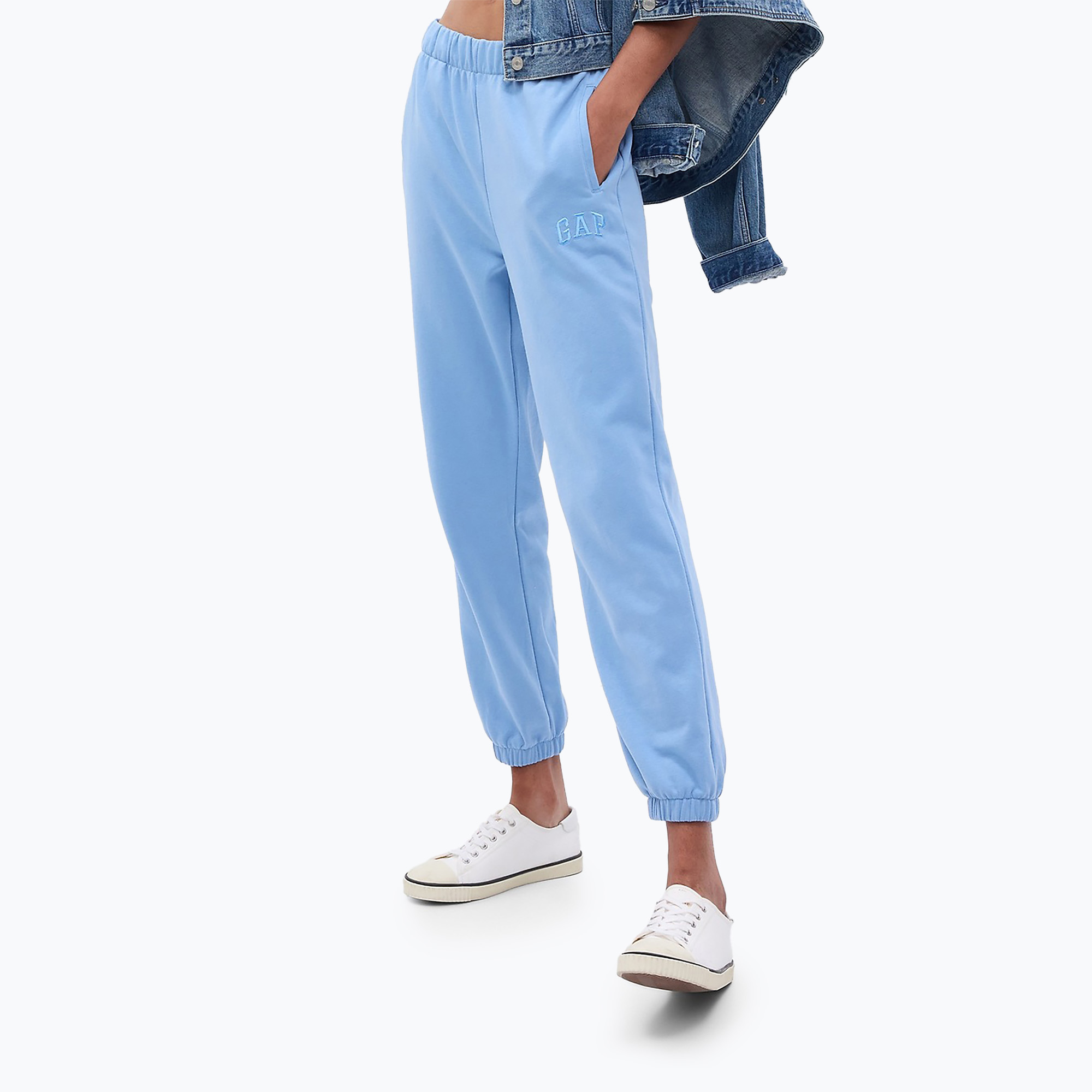 31%-kal olcsóbban.  Női GAP Frch Exclusive Easy HR Jogger nadrág buxton kék
