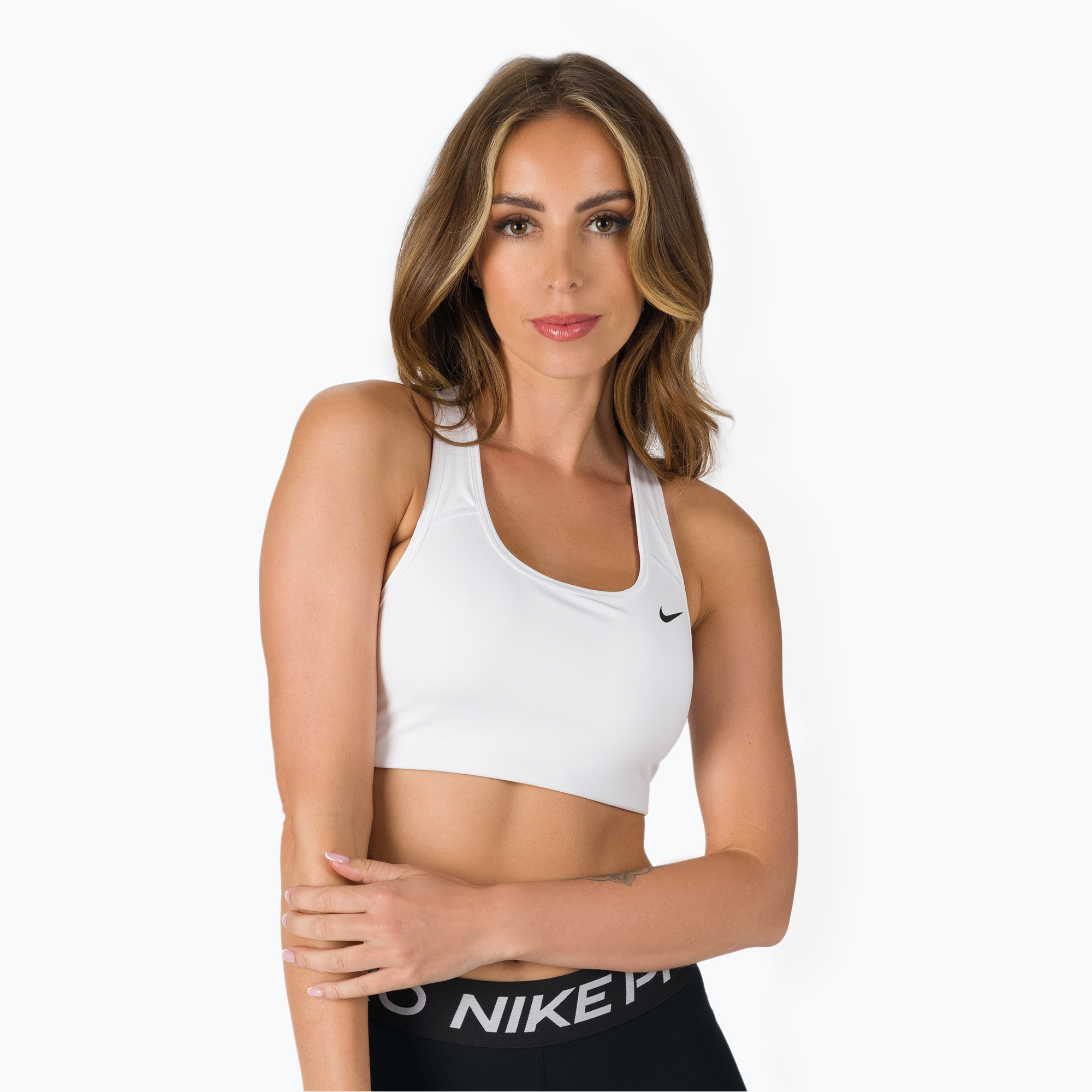 26%-kal olcsóbban.  Nike Dri-FIT Swoosh fitneszmelltartó fehér BV3630-100. Méret: M