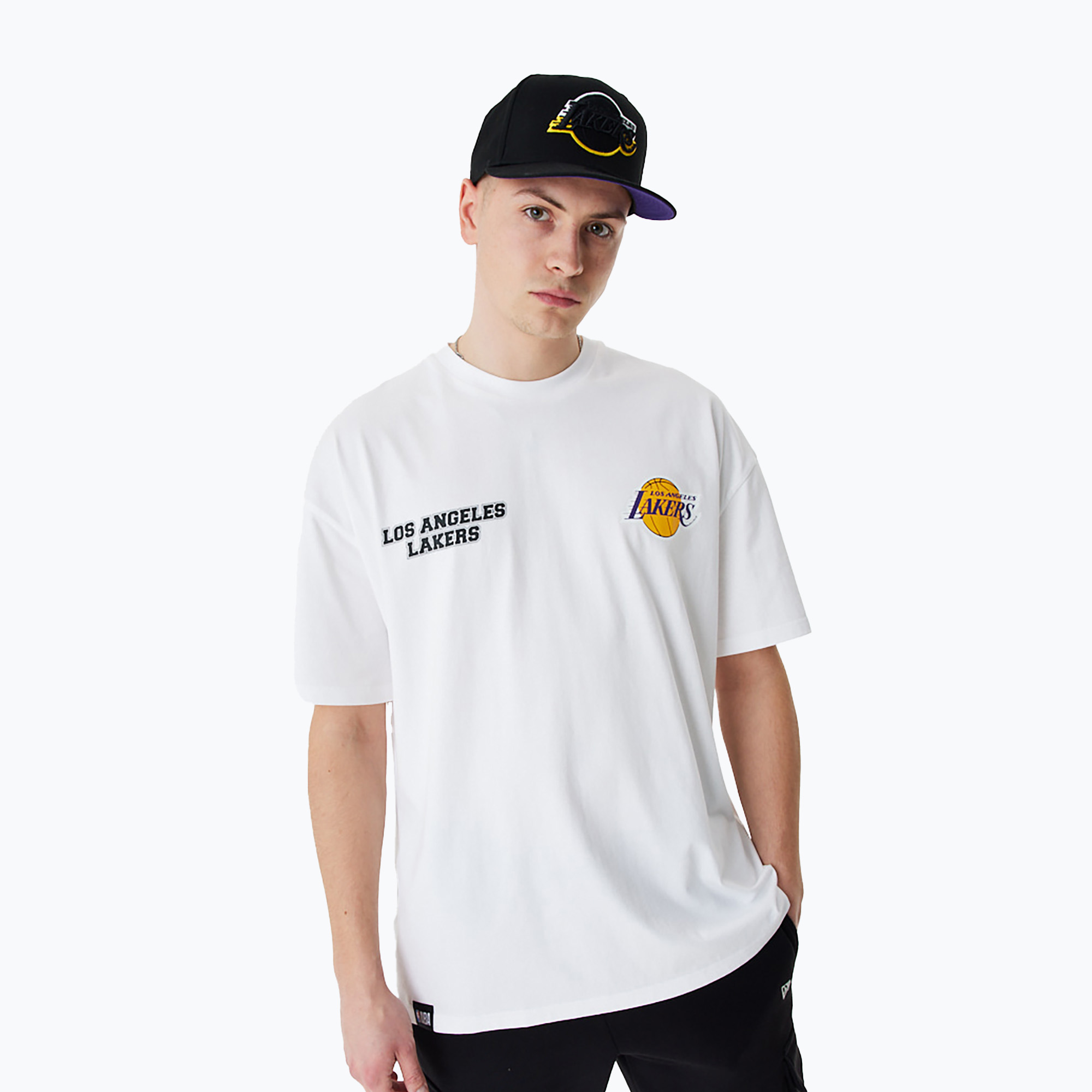 16%-kal olcsóbban.  férfi póló New Era NBA Large Graphic BP OS Tee Los Angeles Lakers white. Méret: L