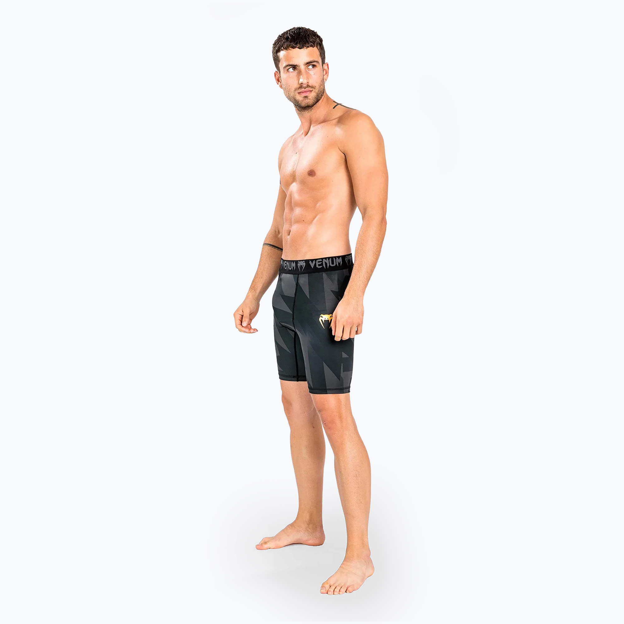 19%-kal olcsóbban.  Venum Razor Vale Tudo férfi edzőnadrág fekete/arany. Méret: S
