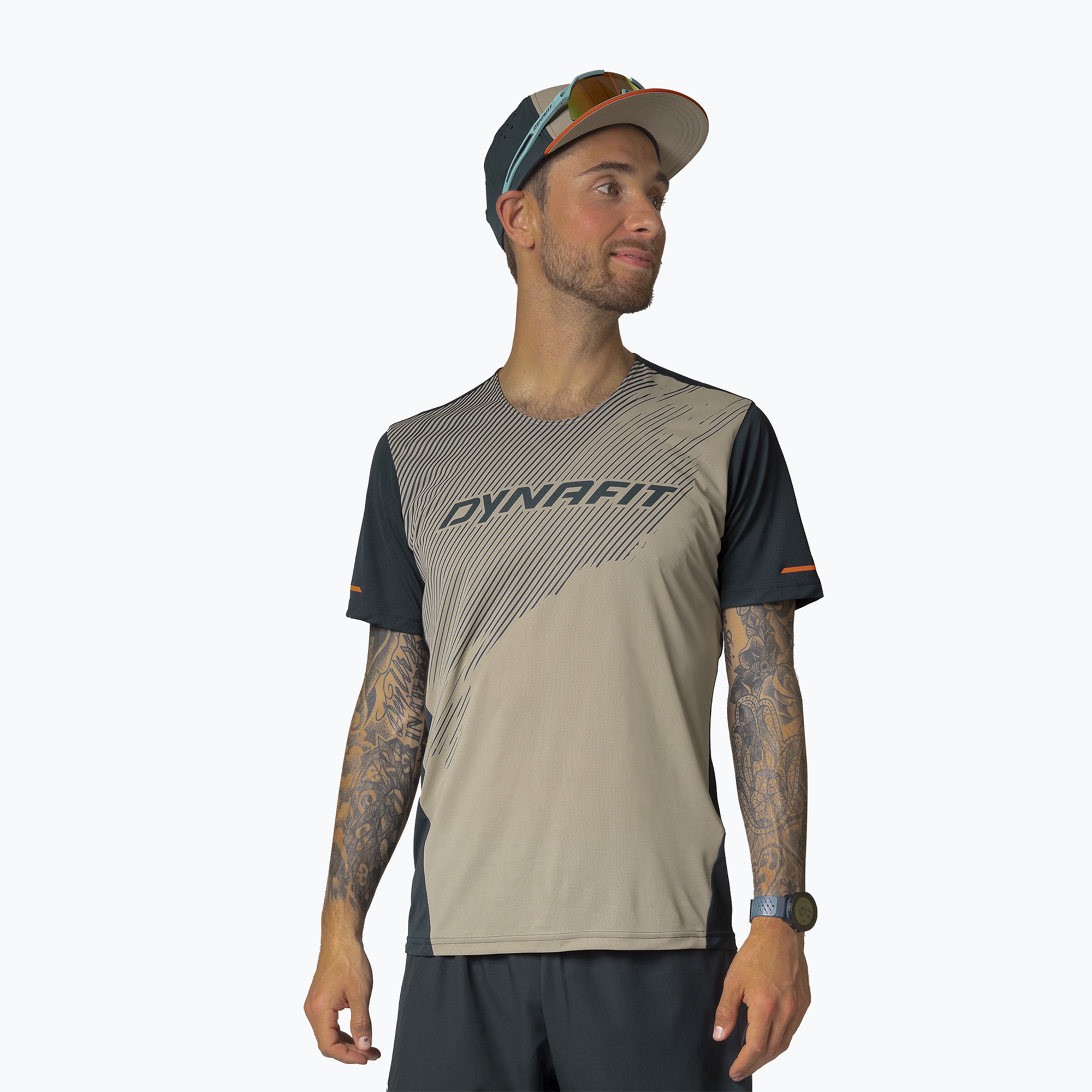 15%-kal olcsóbban.  Férfii futópóló DYNAFIT Alpine 2 rock khaki. Méret: S