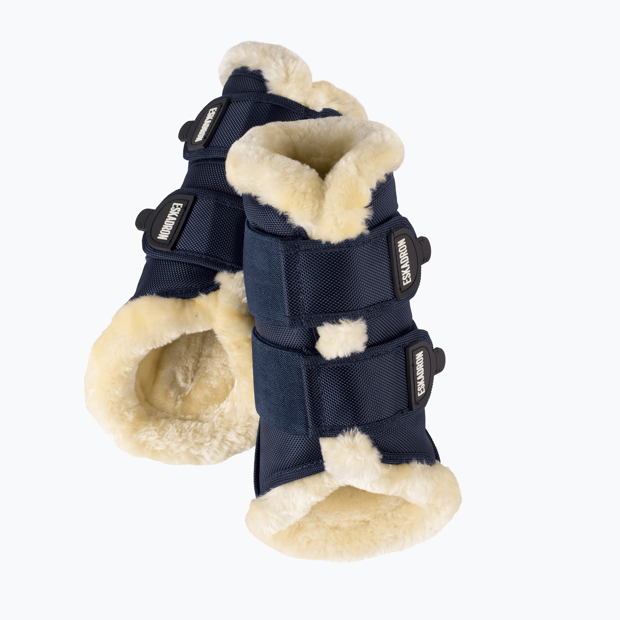 36%-kal olcsóbban.  Eskadron Fauxfur elülső lópárnák tengerészkék 555000697. Méret: XL