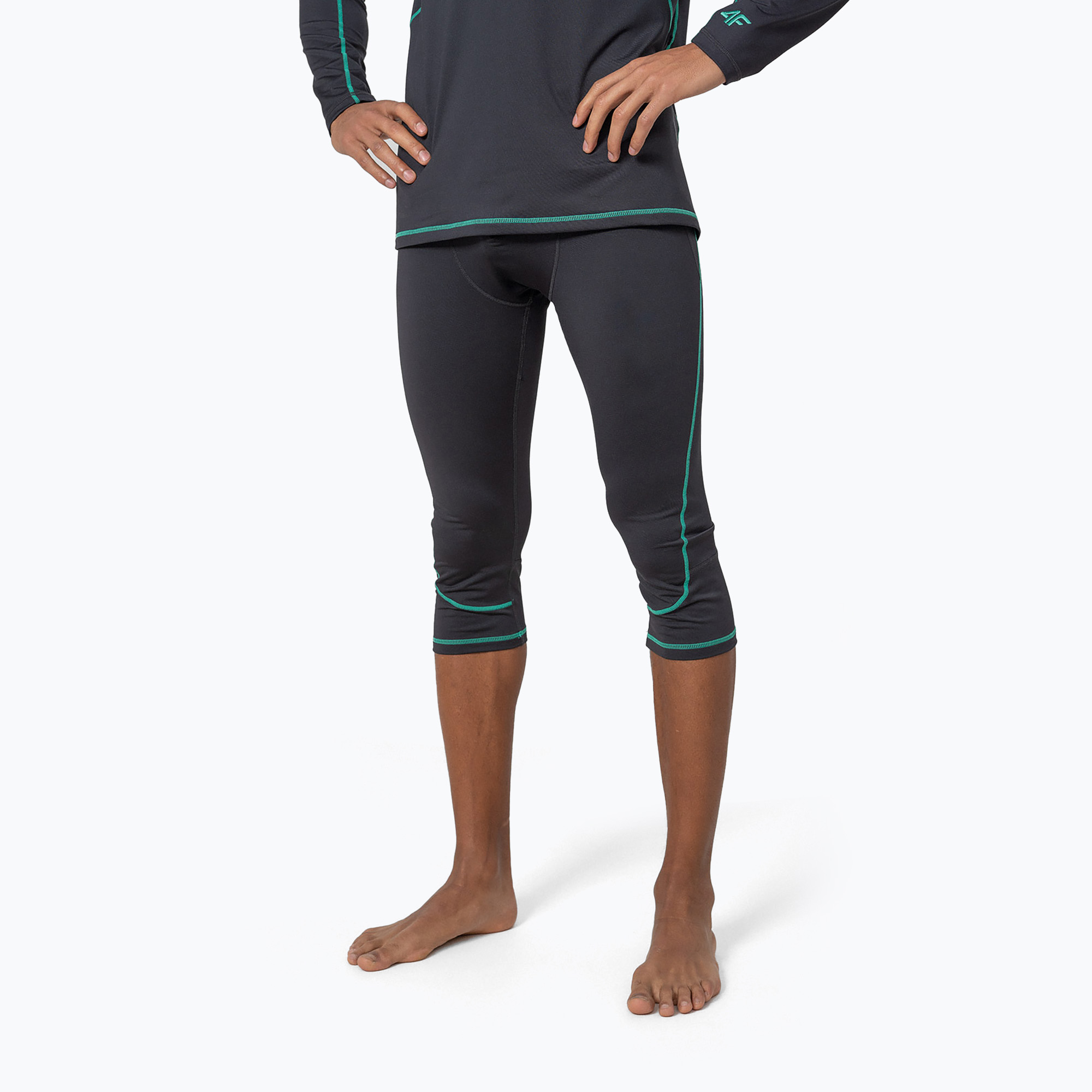 38%-kal olcsóbban.  Férfi 4F BIMP060D fleece skit rövidnadrág grafit H4Z22-BIMP060D. Méret: L