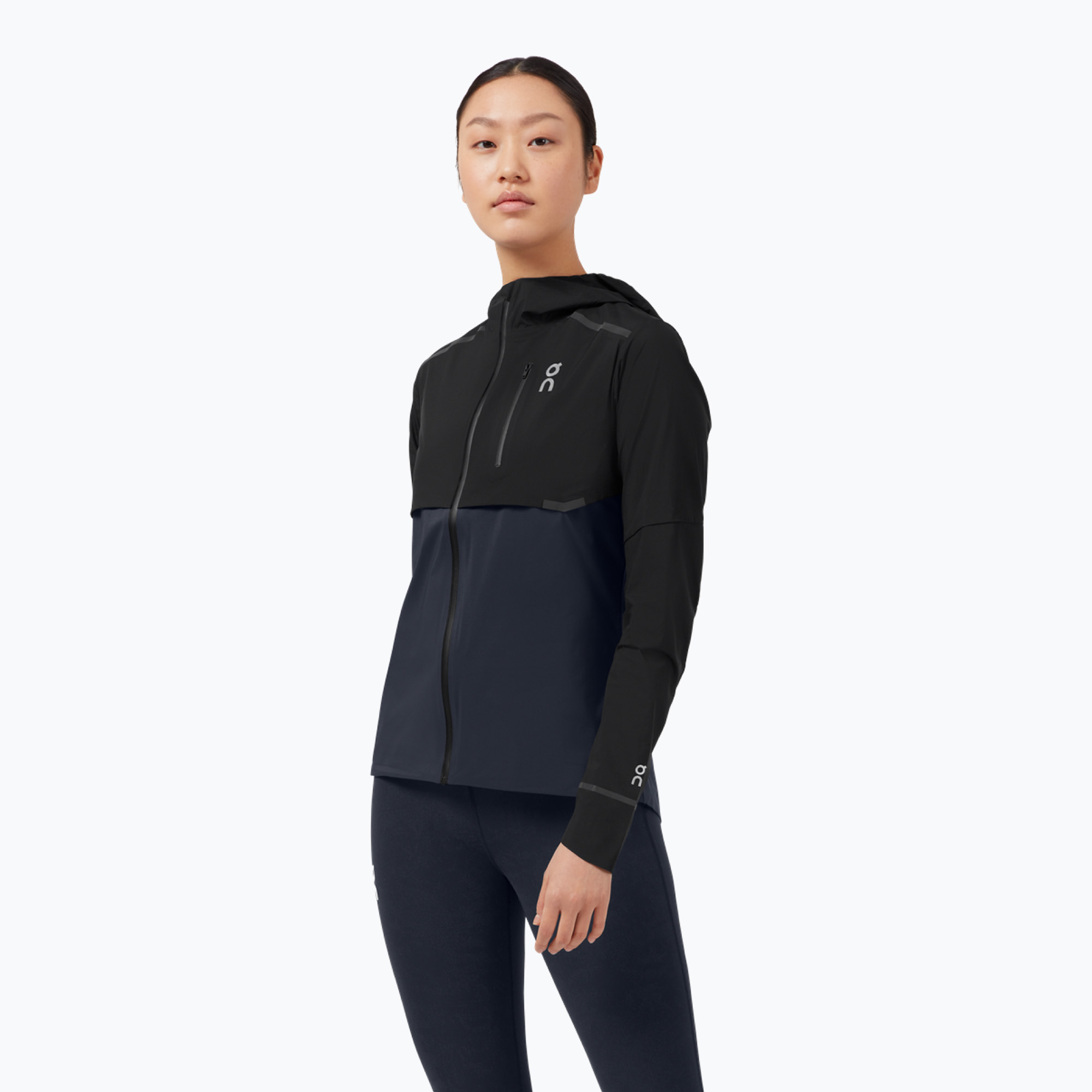 27%-kal olcsóbban.  Női On Running Weather kabát fekete/tengerészkék. Méret: XS