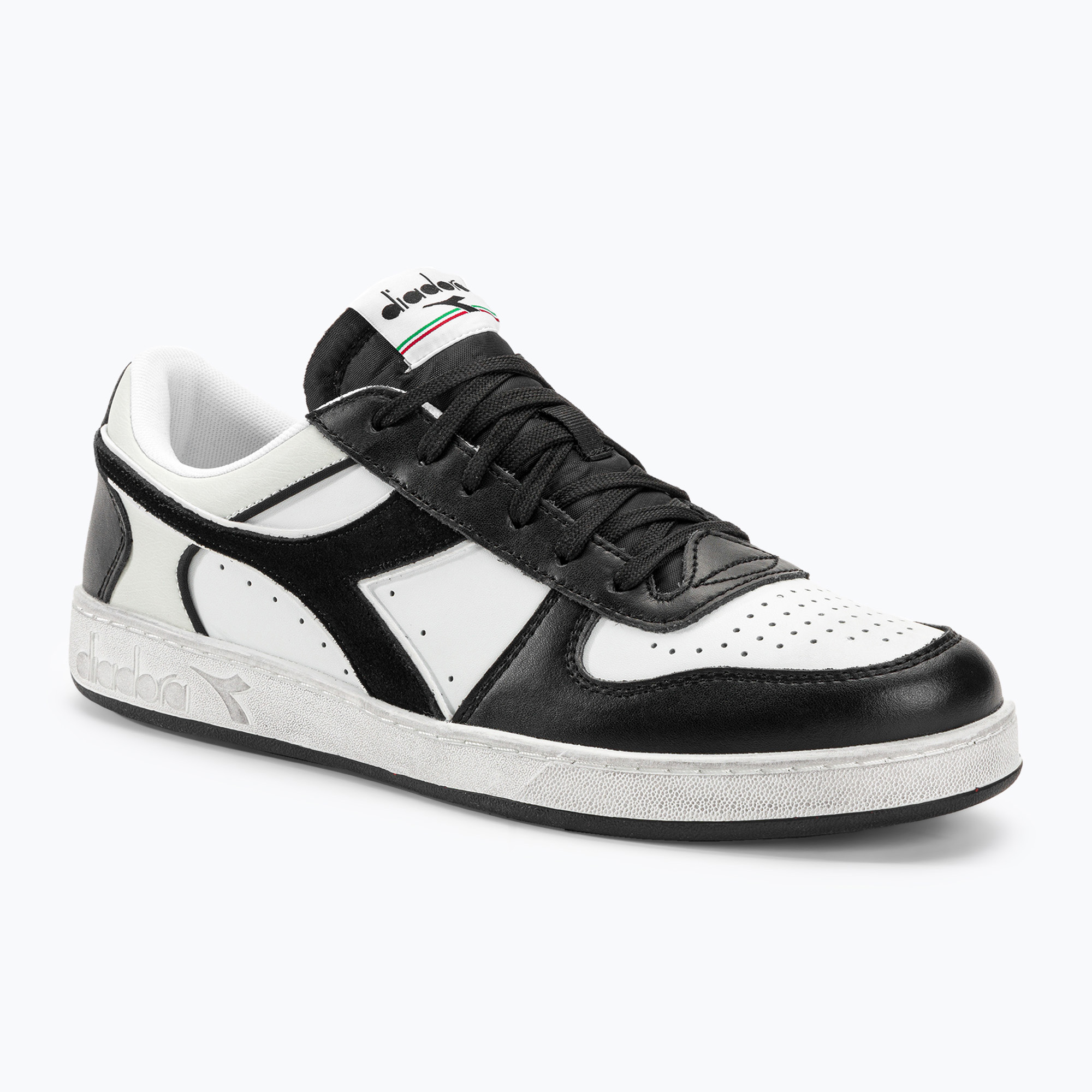 23%-kal olcsóbban.  Diadora Magic Basket Low Icona Leather fekete/fehér cipő