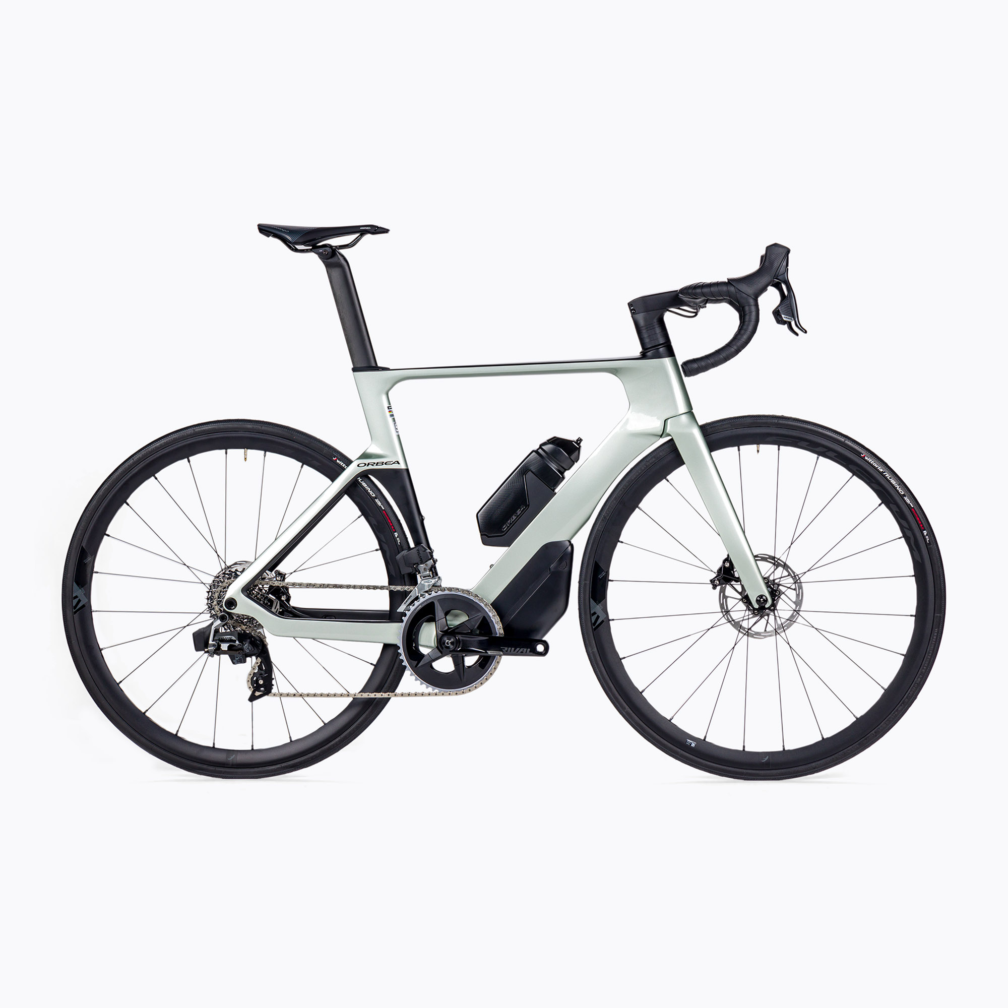 16%-kal olcsóbban.  Orbea Orca Aero M31el LTD PWR országúti kerékpár  ezüst színű. Méret: 57
