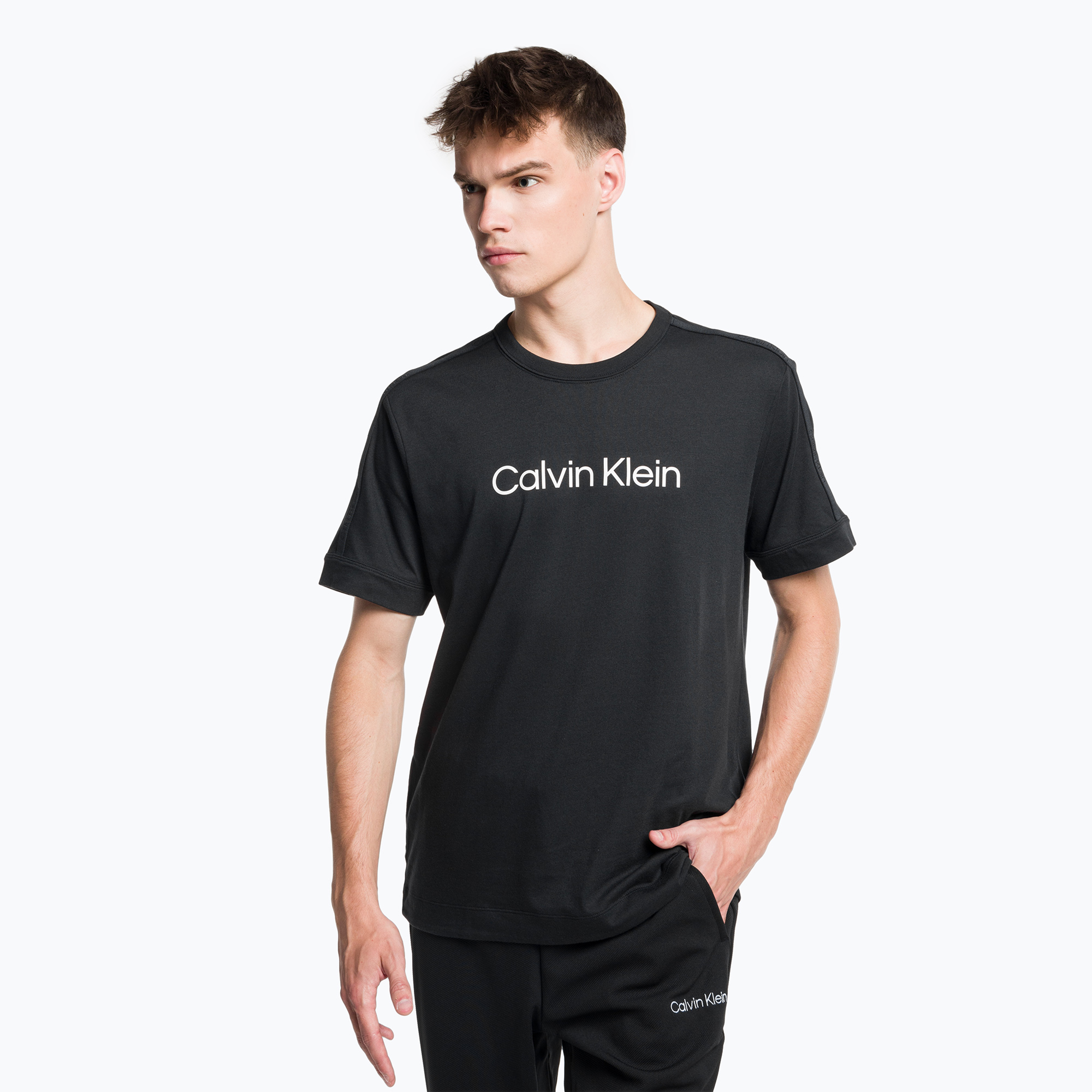 43%-kal olcsóbban.  Férfi Calvin Klein fekete beuty póló. Méret: M