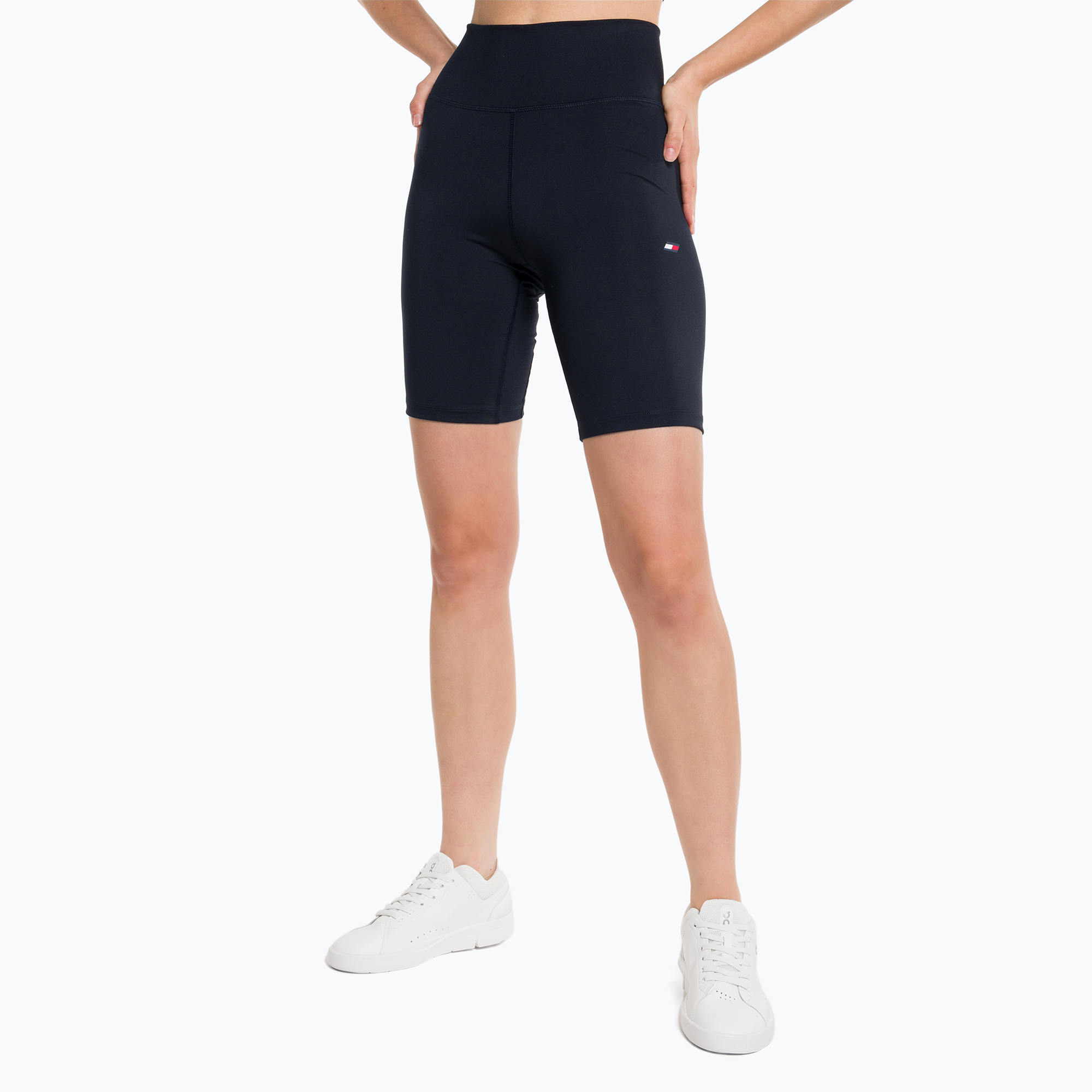 45%-kal olcsóbban.  Tommy Hilfiger női edző rövidnadrág Rw Fitted Core Short kék. Méret: L