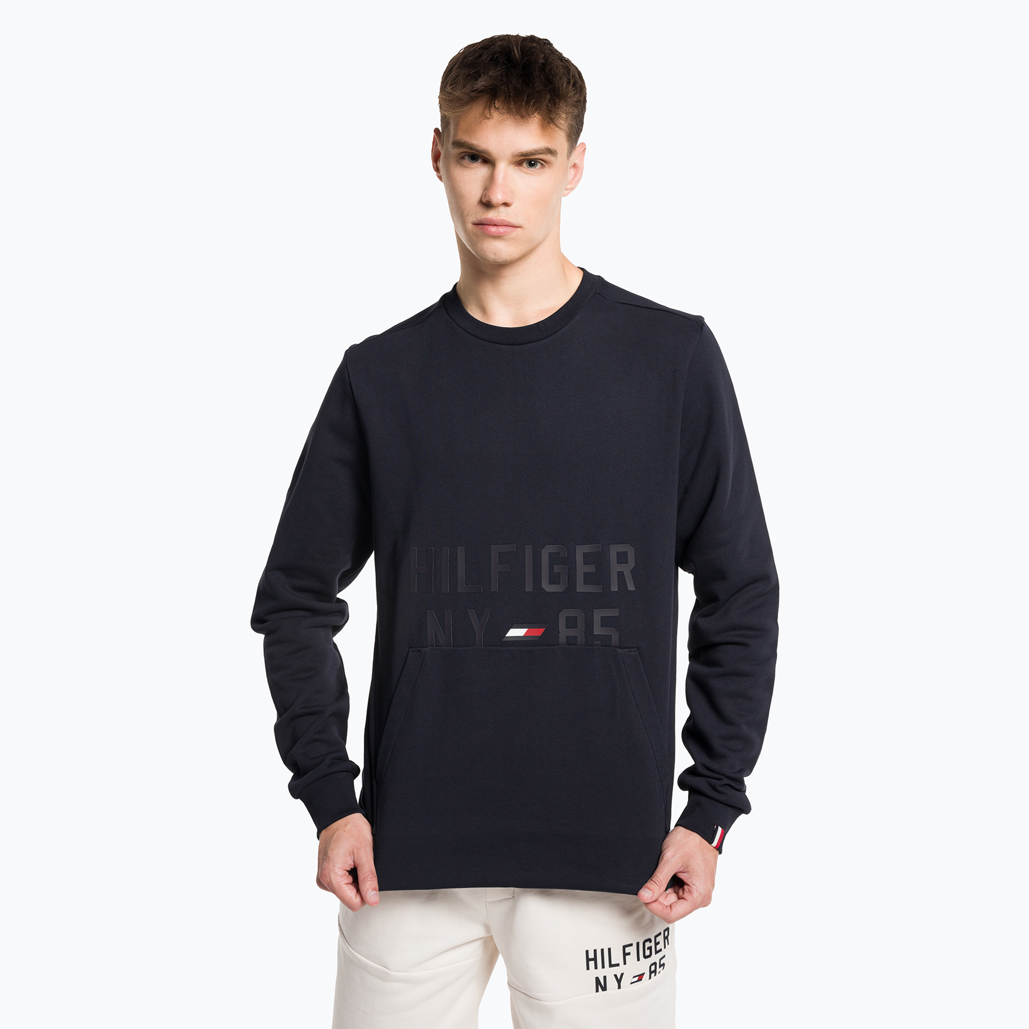 44%-kal olcsóbban.  Tommy Hilfiger Graphic Crew kék férfi edzőpulóver. Méret: XL